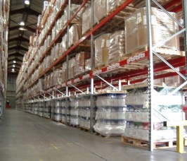 Stakrak SR2000 Series Pallet Racking offers the storage capacity for practically any type of palletised food products Stakrak SR2000 Series Pallet Racking is an ideal storage option for the Food Distribution Chains changing stock profiles