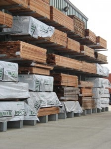 Stakapal Feuerverzinkte Kragarmregale  bietet 100 % Selektivität für die Außenlagerung von Rohbau Holz