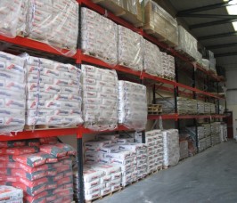 Pallet Rack for Bagged Building Products Bagged Building Products stored on Stakrak SR2000 Series Pallet Racking