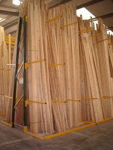 Vertikale Lagerung  / A-förmige Regale für Langgüter aus Holz, Metallen oder uPVC Extrusionen