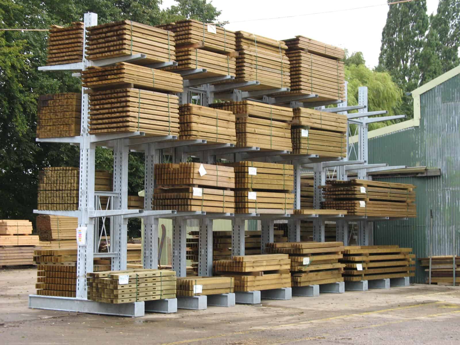 Stakapal External Hot Dipped Galvanised Cantilever Racking for Timber Yard Storage